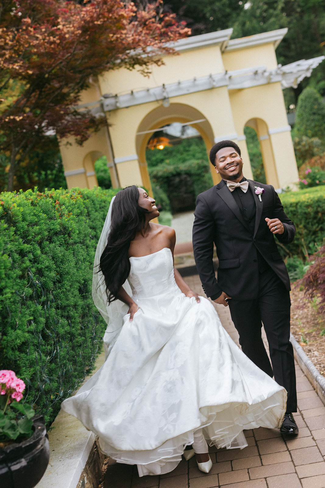 Couple after their wedding at the airlie hotel warren virginia